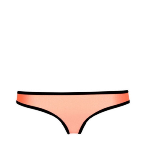 2 for 1 Triangl bikinis - Picture 6 of 6